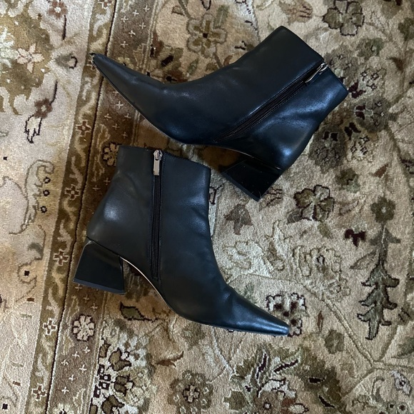 Franco Sarto Women’s Sandria Bootie Ankle Black Leather Size 9.5 - Picture 5 of 17